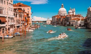 Venesia: Permata Tersembunyi yang Wajib Anda Kunjungi